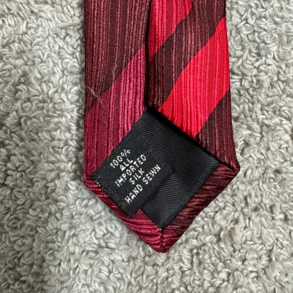 Unlisted Kenneth Cole Mens Red Burgundy Striped 100% Silk Necktie Hand Sewn